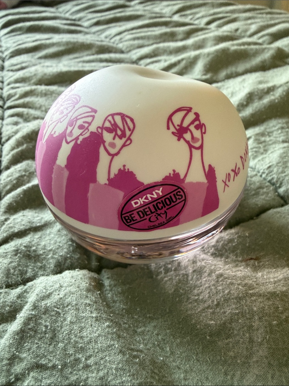 DKNY Be Delicious City Women Eau de Parfum - White & Pink Artwork Bottle
